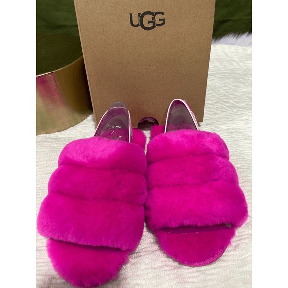 UGG Kids Slippers in Vibrant Pink - Picture 3 of 9